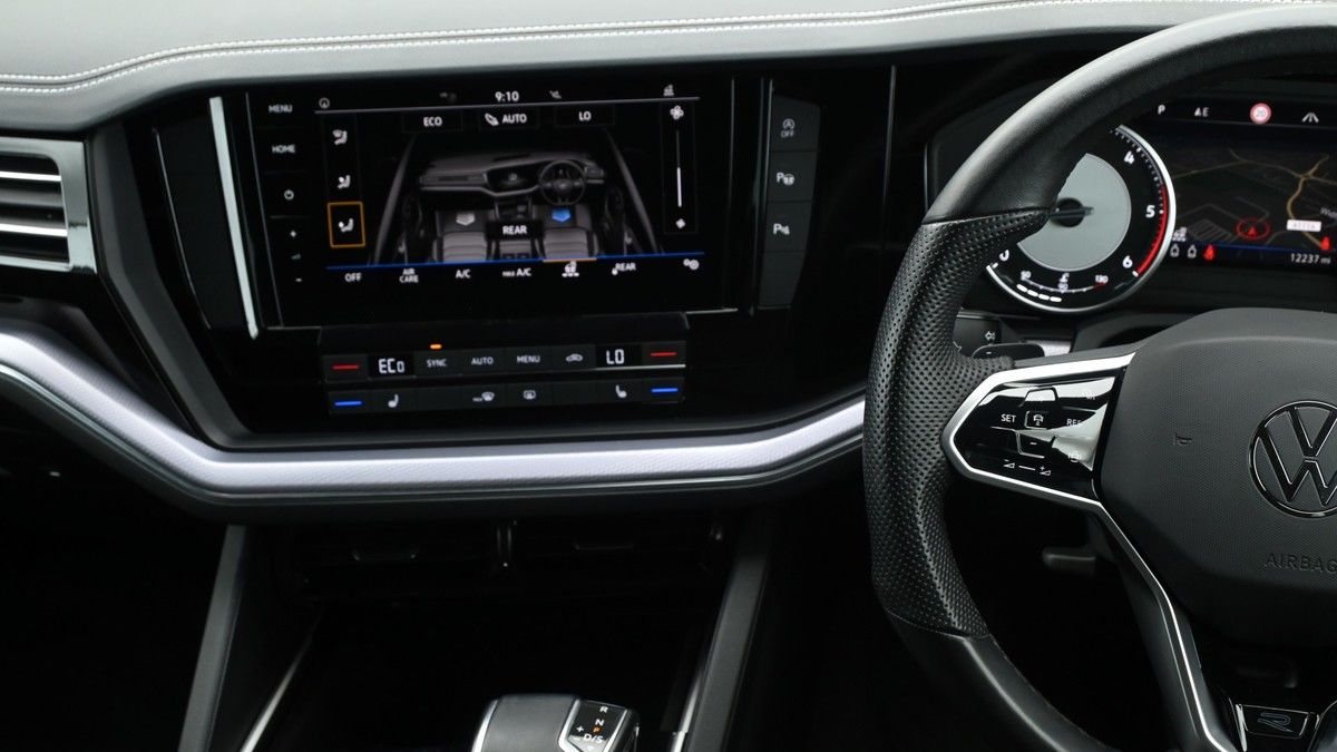 Volkswagen Touareg Image 15