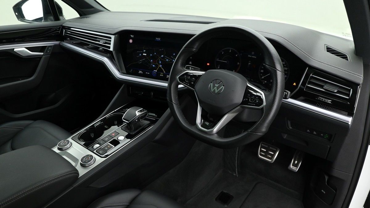 Volkswagen Touareg Image 3