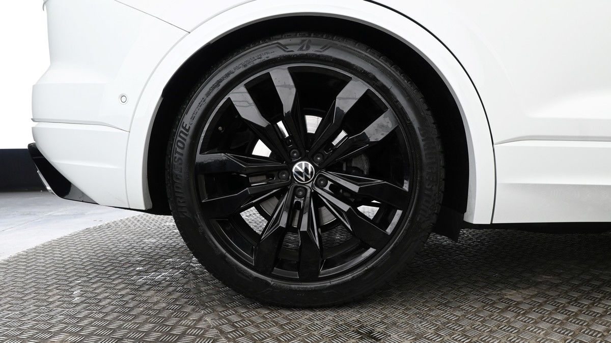 Volkswagen Touareg Image 9