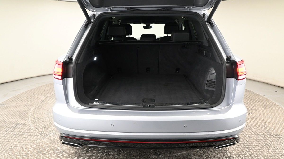 Volkswagen Touareg Image 10
