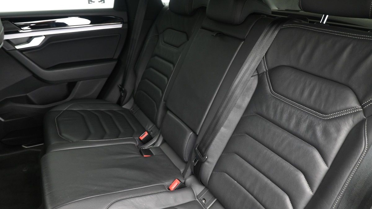 Volkswagen Touareg Image 5