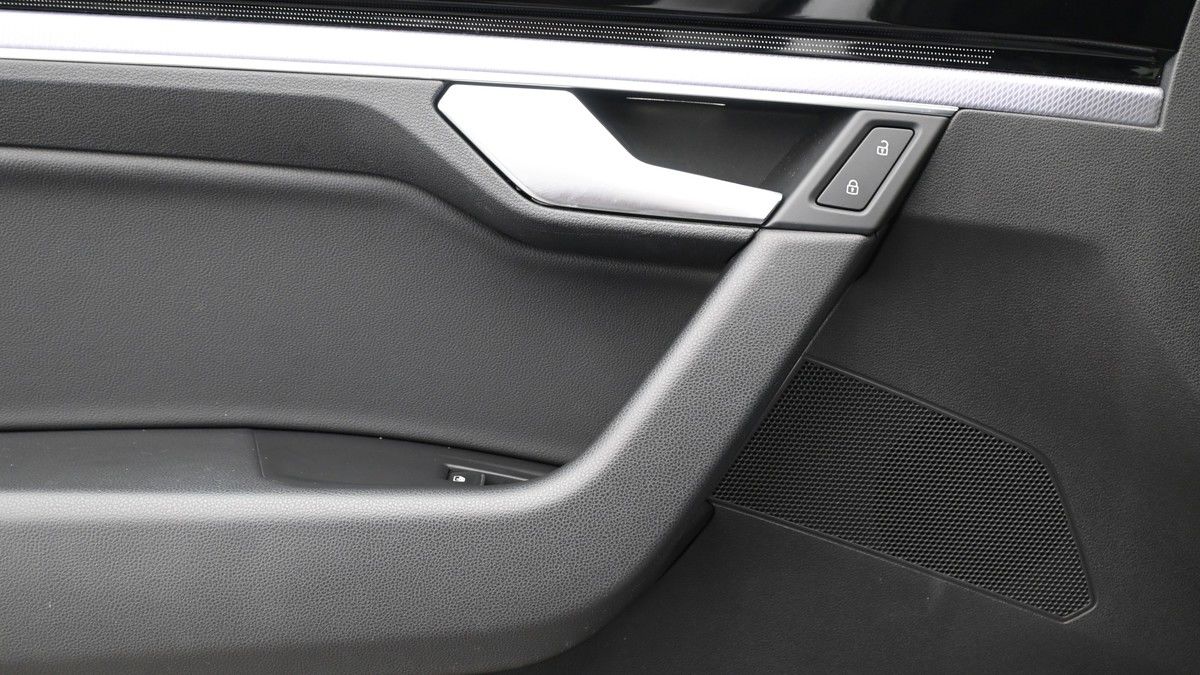 Volkswagen Touareg Image 13