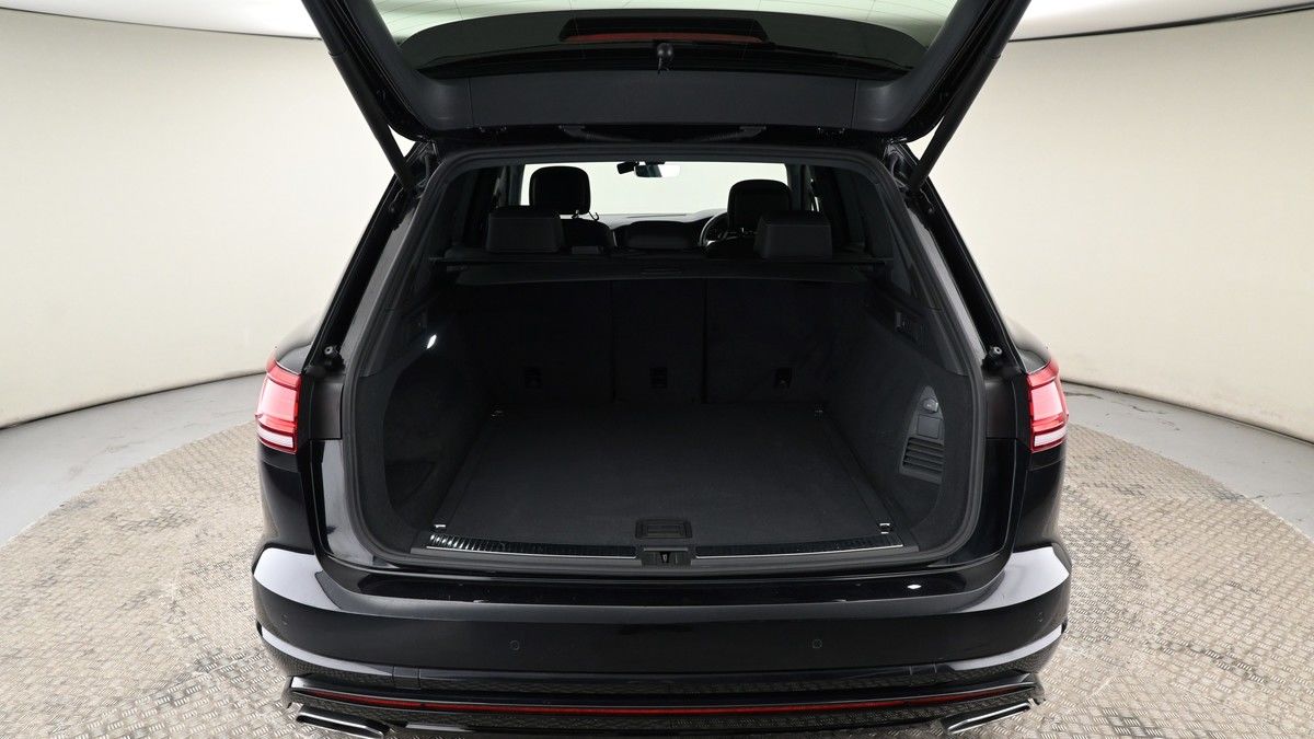 Volkswagen Touareg Image 9