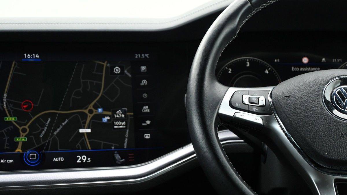 Volkswagen Touareg Image 14