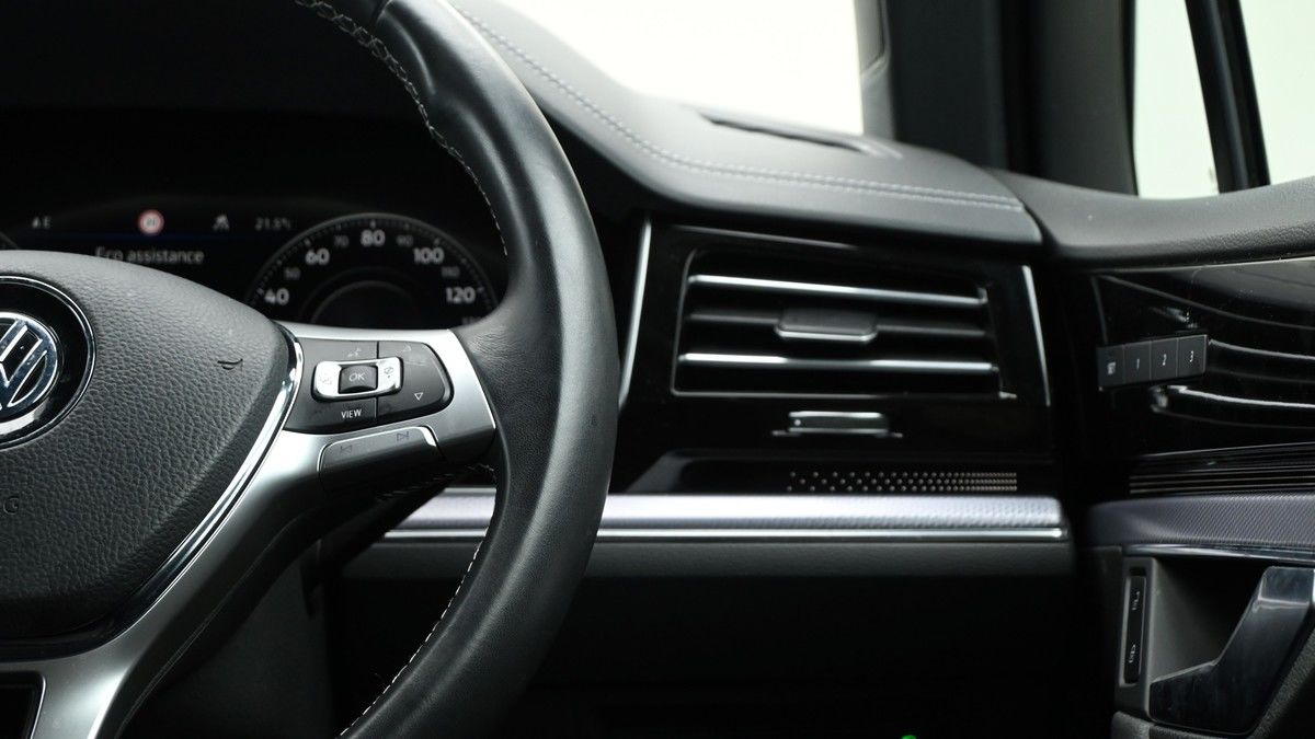 Volkswagen Touareg Image 15
