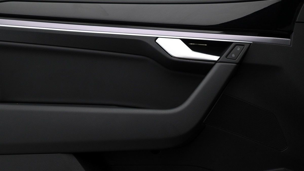 Volkswagen Touareg Image 12