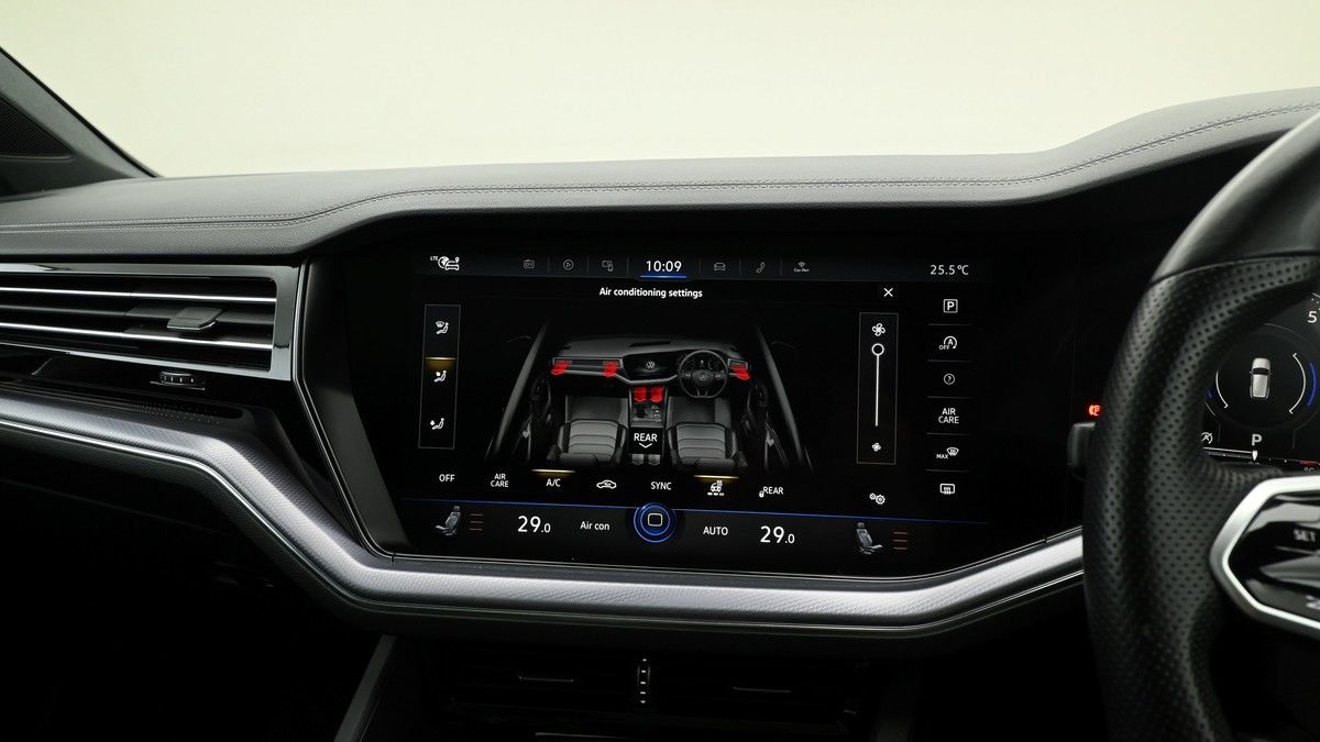 Volkswagen Touareg Image 12