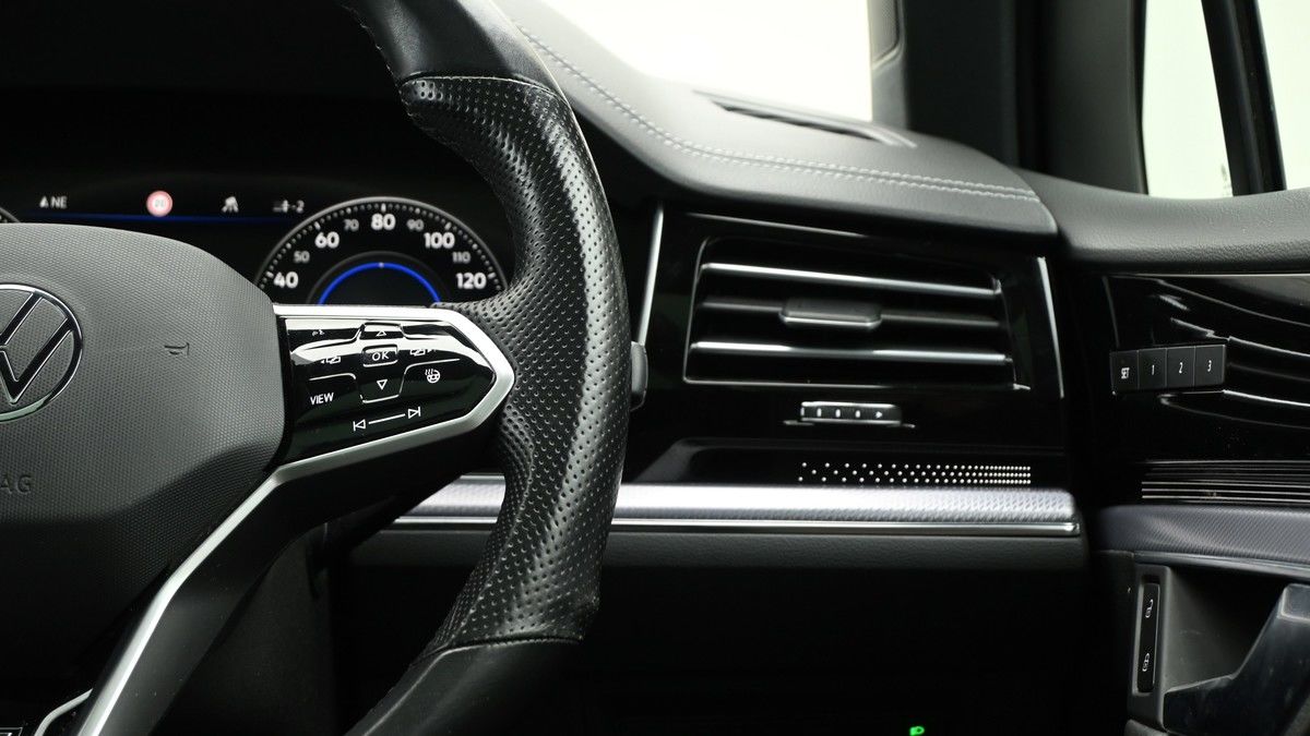 Volkswagen Touareg Image 16