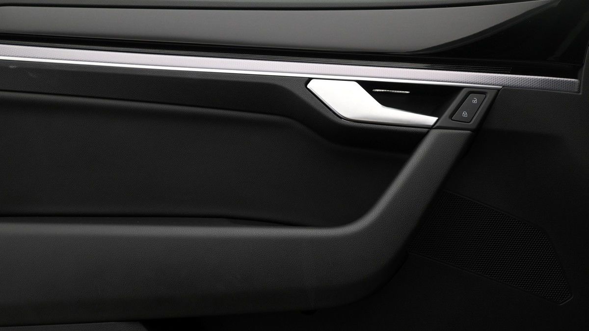 Volkswagen Touareg Image 13
