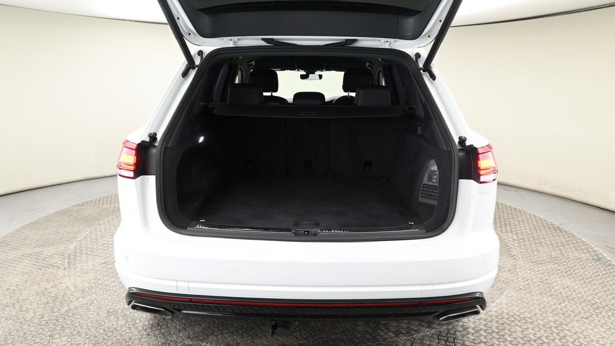 Volkswagen Touareg Image 10