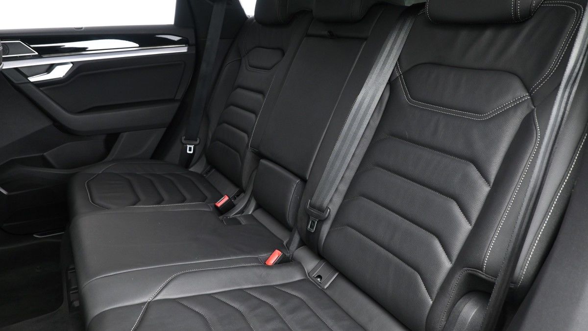 Volkswagen Touareg Image 5