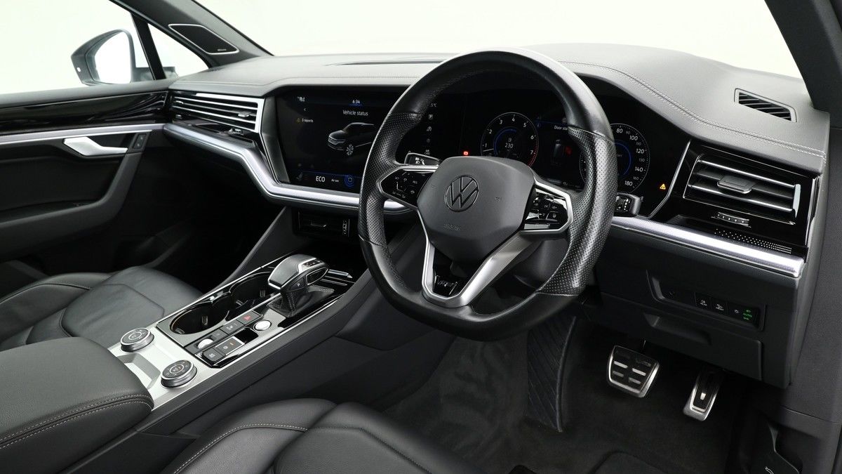 Volkswagen Touareg Image 3