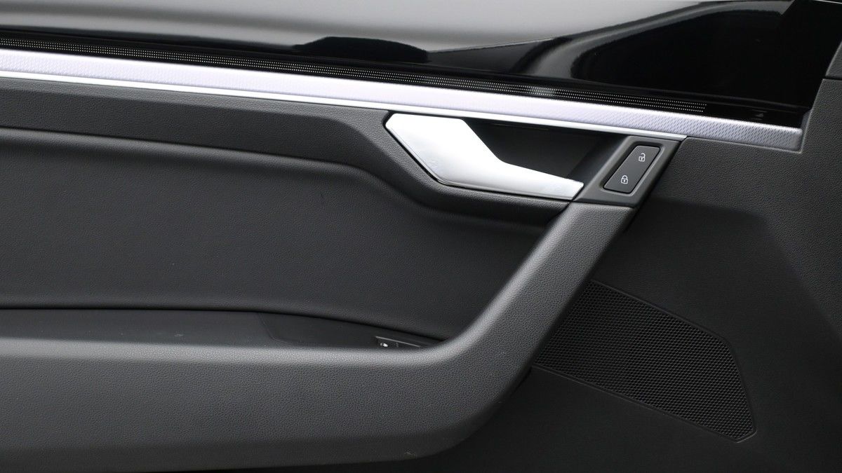 Volkswagen Touareg Image 13