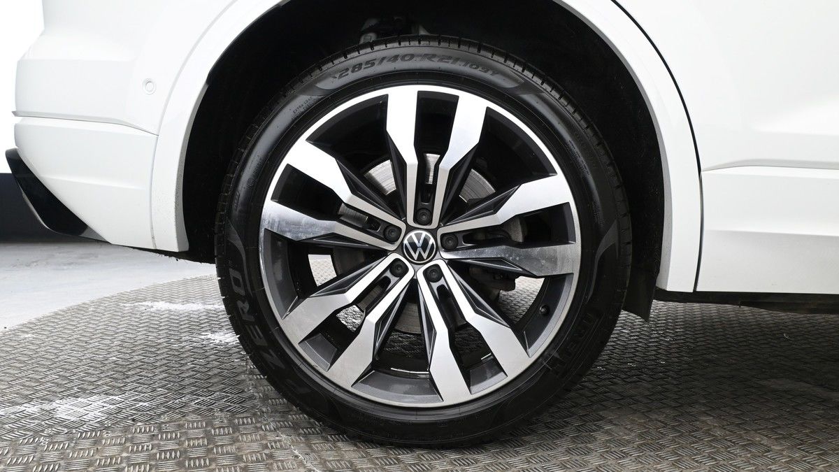 Volkswagen Touareg Image 9