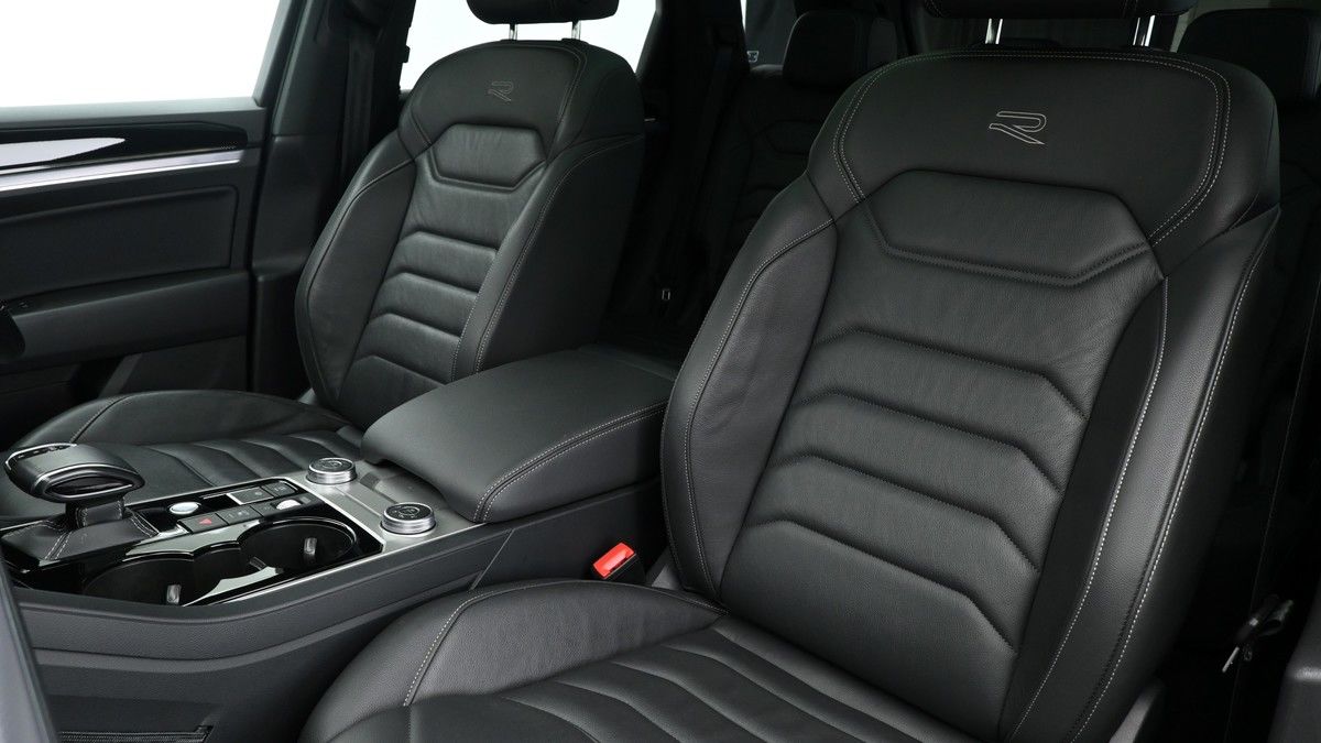 Volkswagen Touareg Image 4