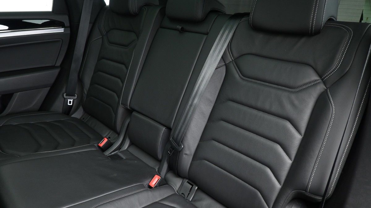Volkswagen Touareg Image 5