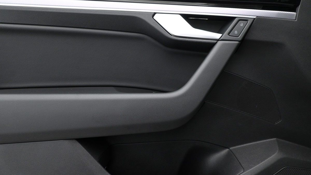 Volkswagen Touareg Image 13