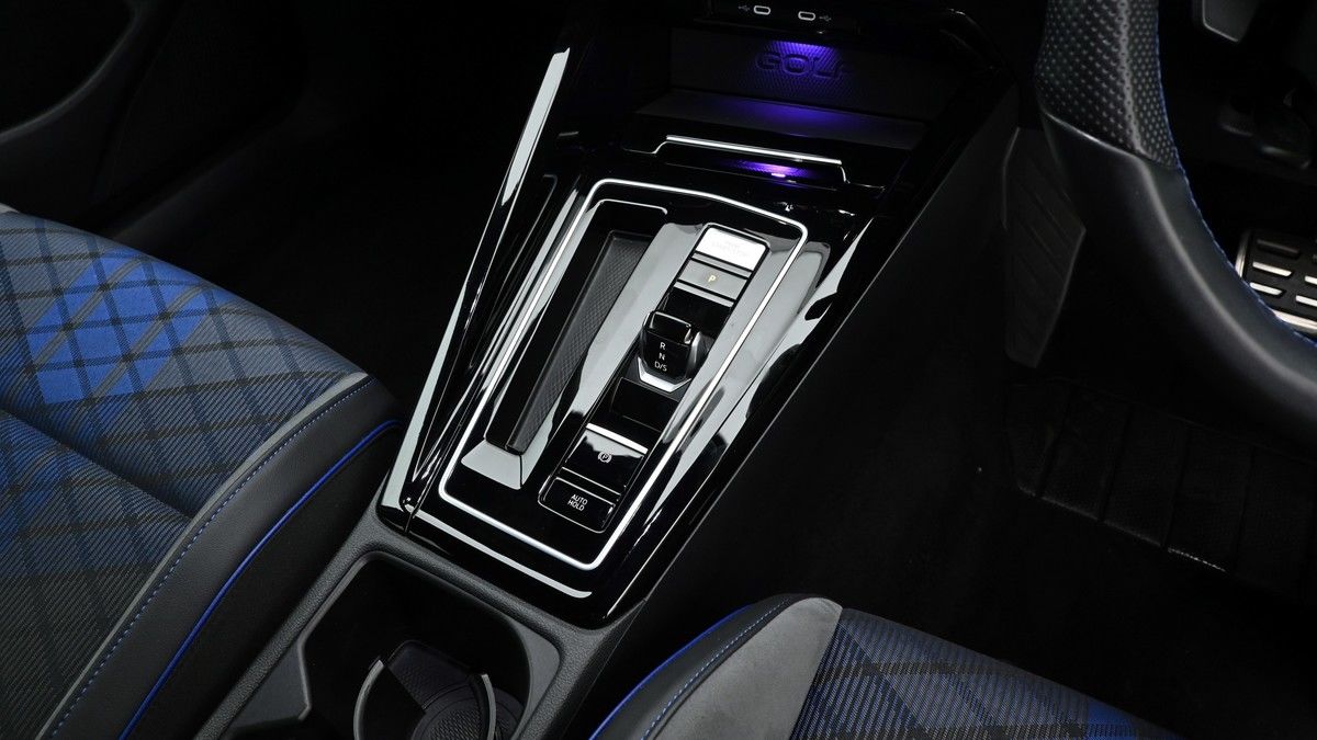 Volkswagen Golf Image 2