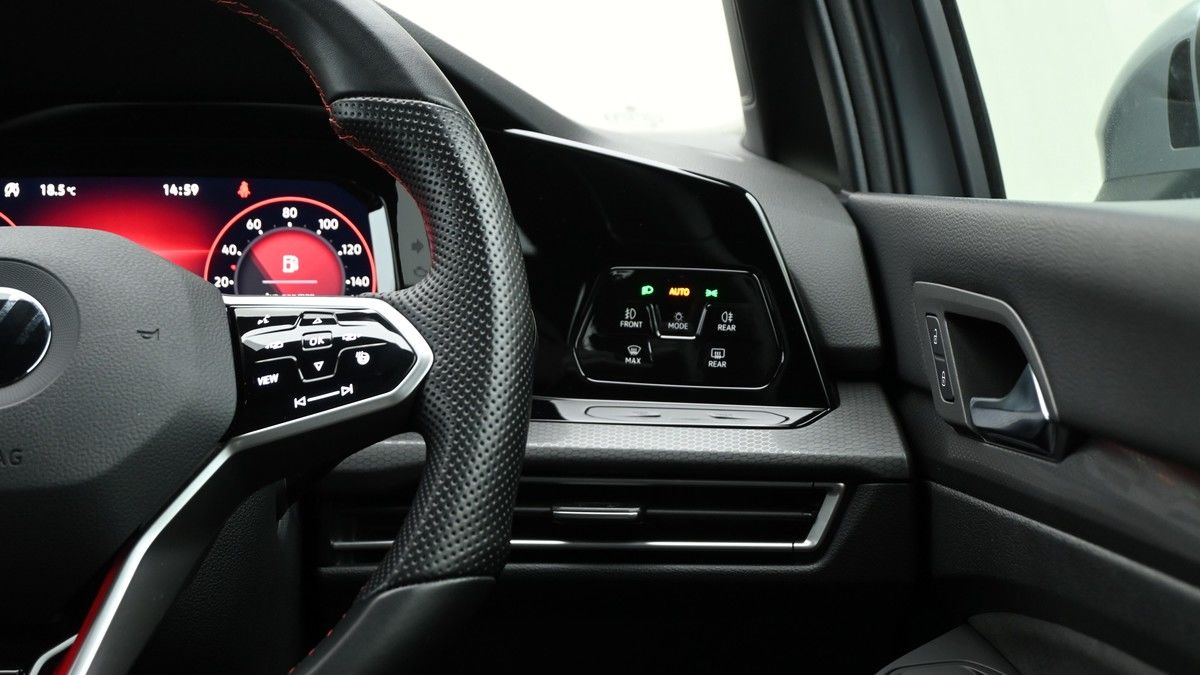 Volkswagen Golf Image 16