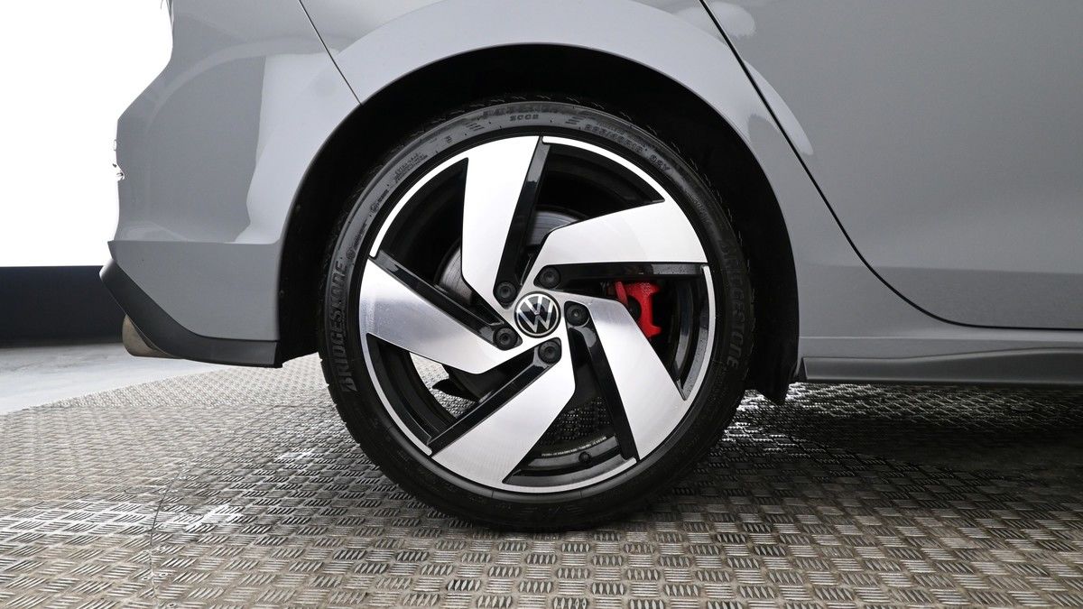 Volkswagen Golf Image 9