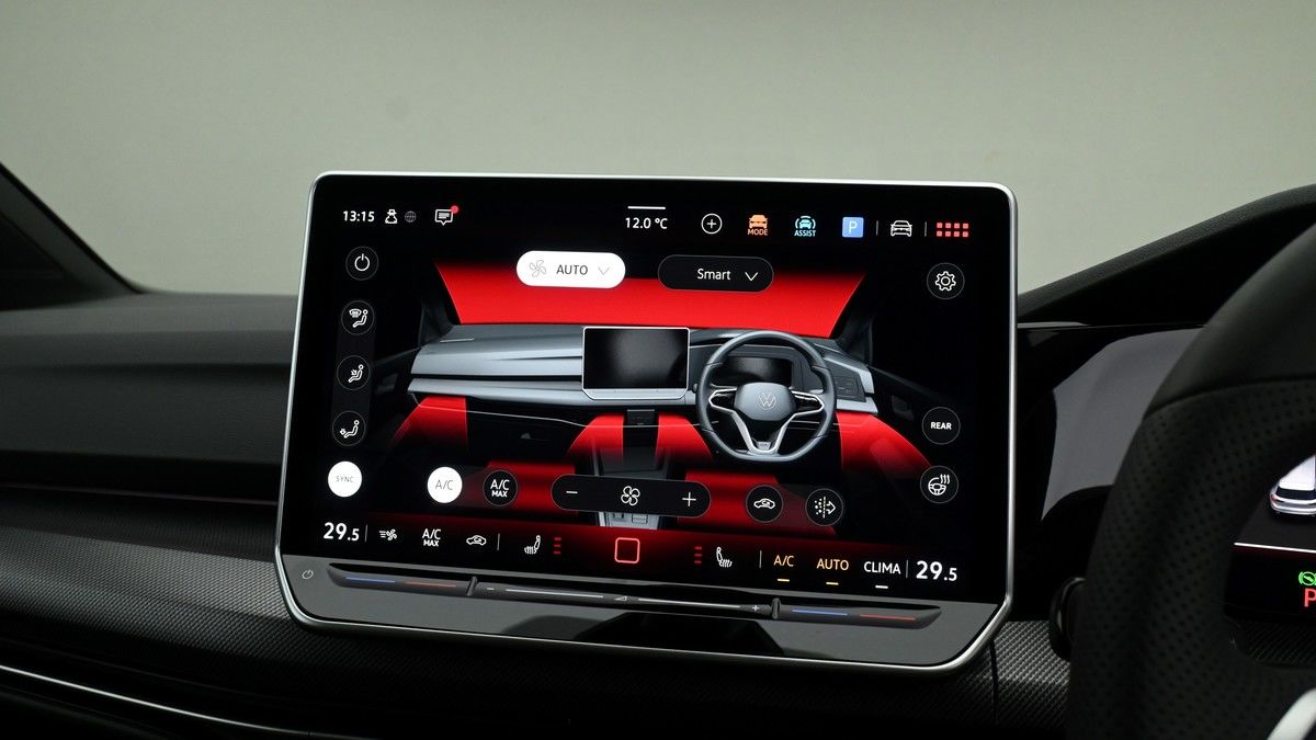 Volkswagen Golf Image 11