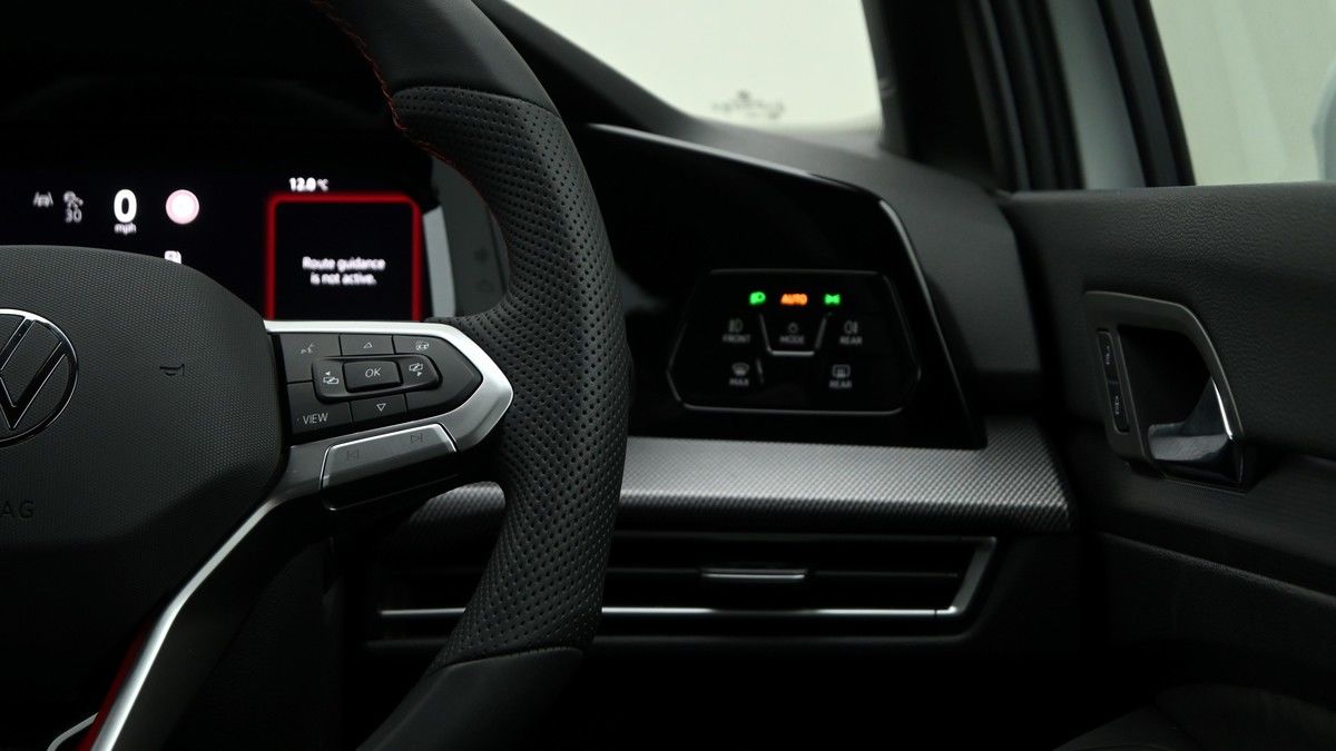 Volkswagen Golf Image 15