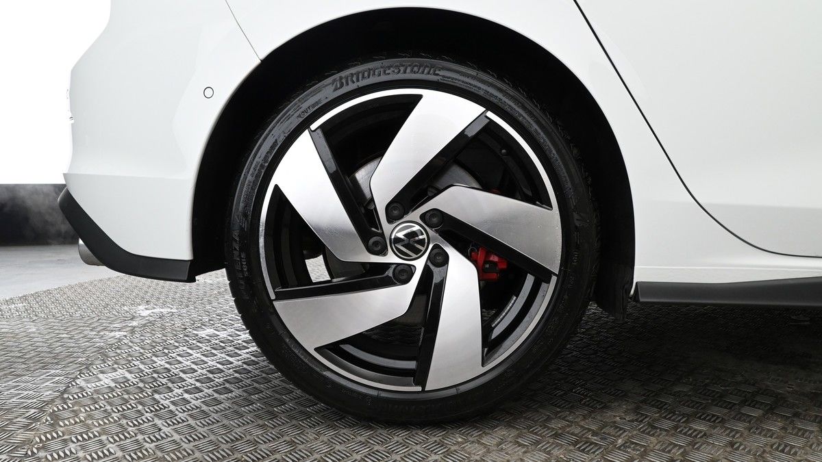 Volkswagen Golf Image 8