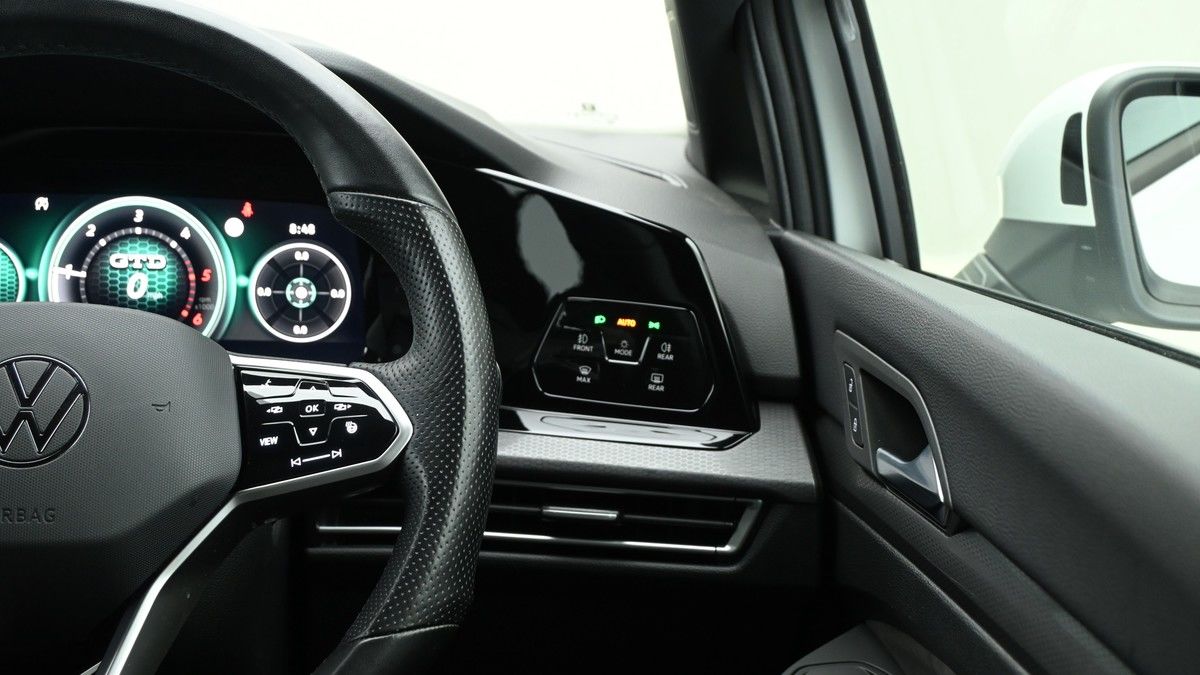 Volkswagen Golf Image 16