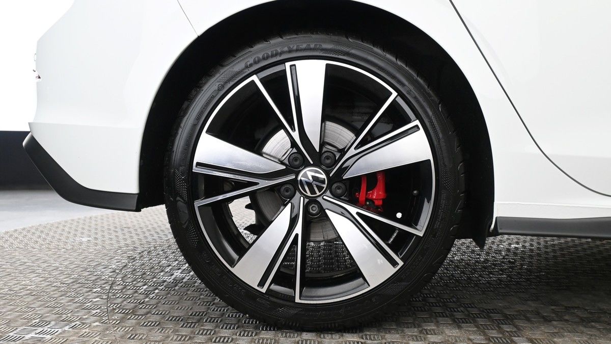 Volkswagen Golf Image 9