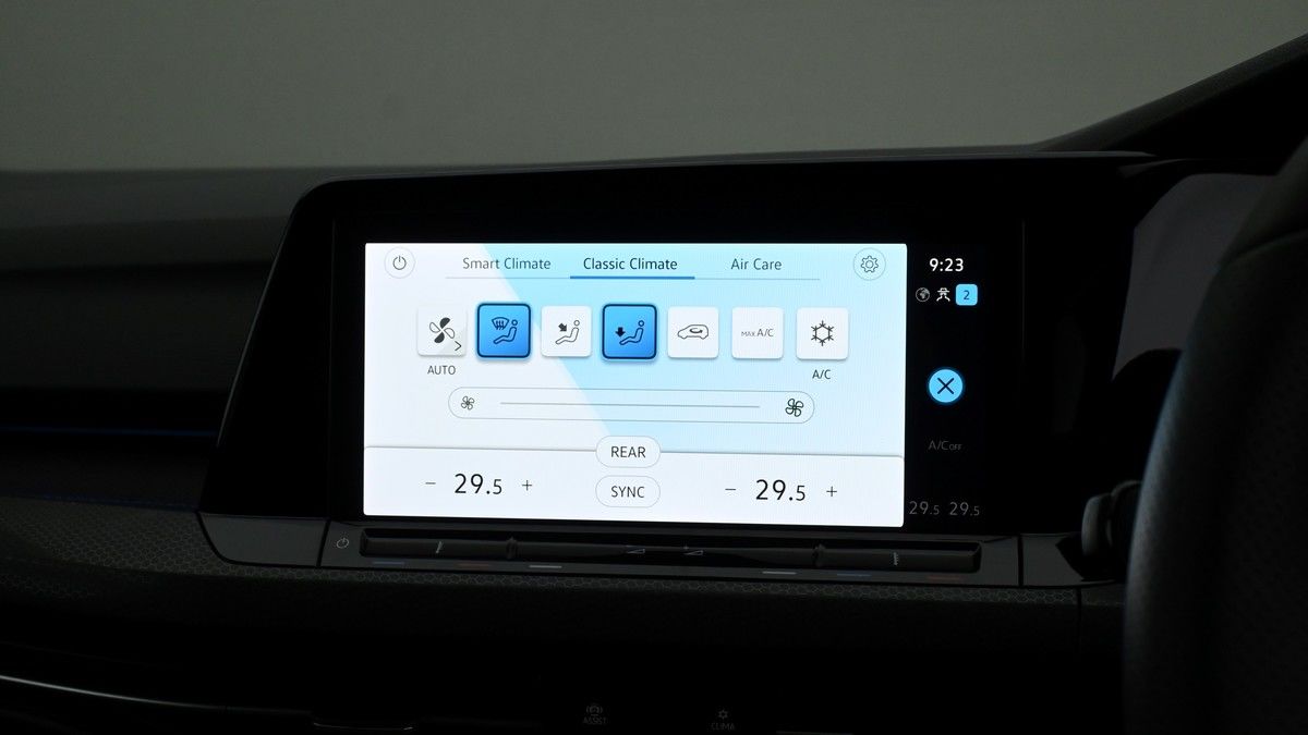 Volkswagen Golf Image 11