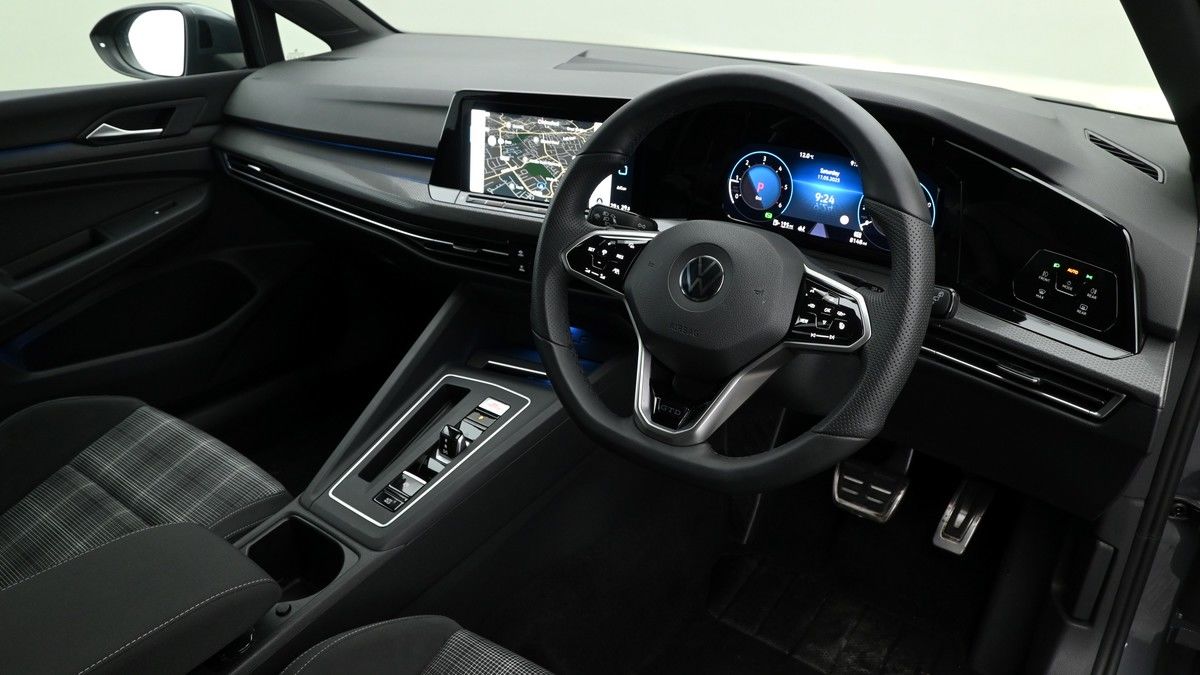 Volkswagen Golf Image 2
