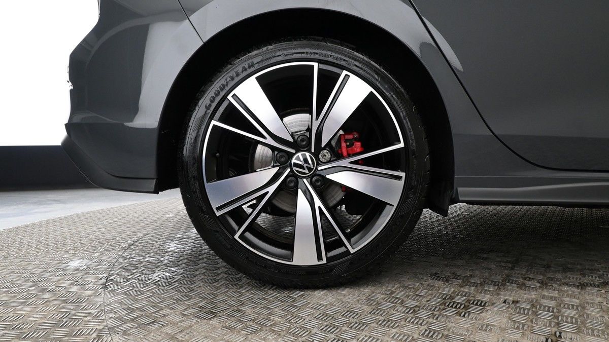 Volkswagen Golf Image 8