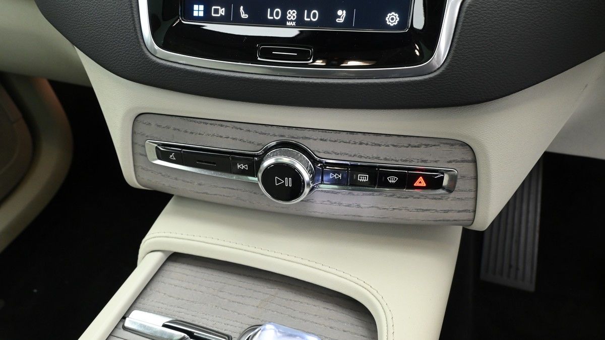 Volvo XC90 Image 12