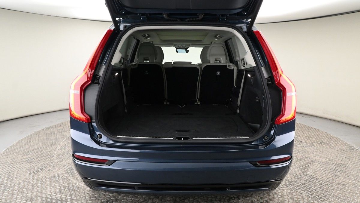 Volvo XC90 Image 10