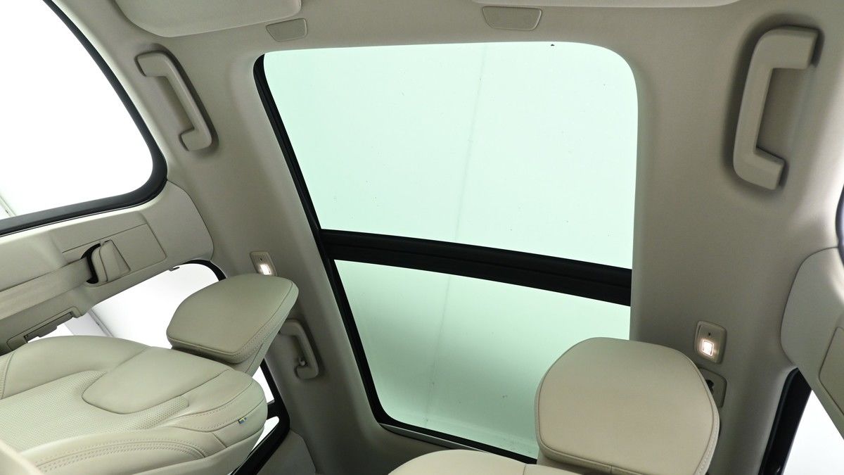 Volvo XC90 Image 2