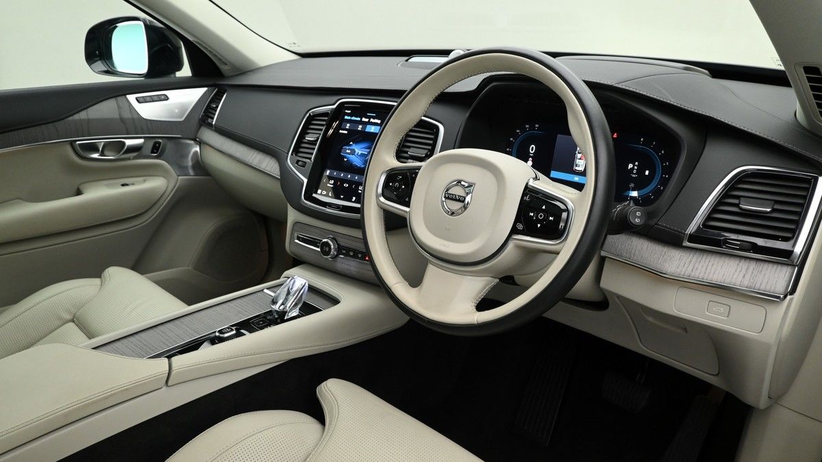 Volvo XC90 Image 3