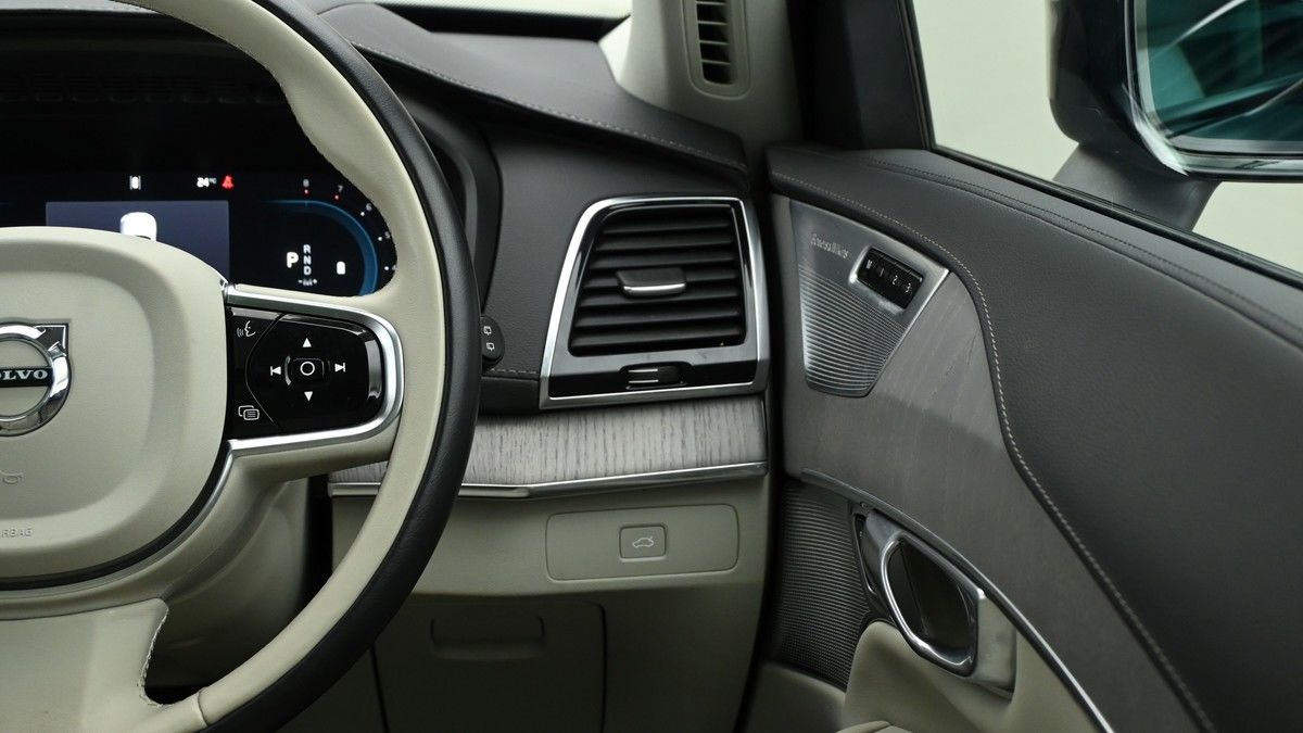 Volvo XC90 Image 16