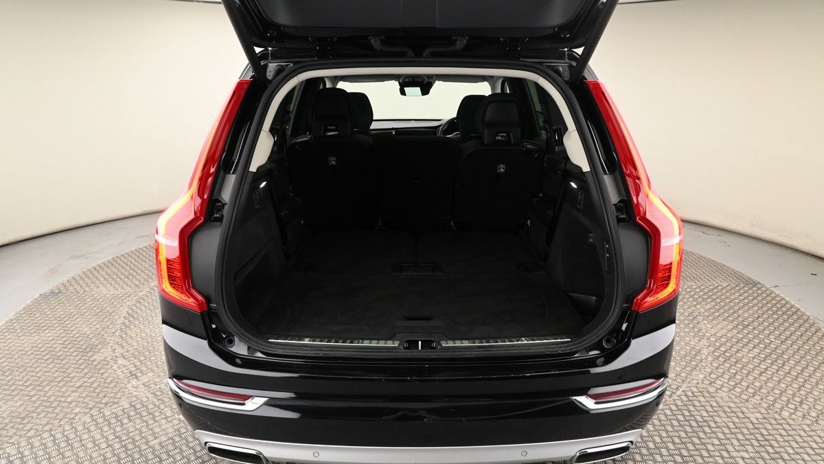 Volvo XC90 Image 10