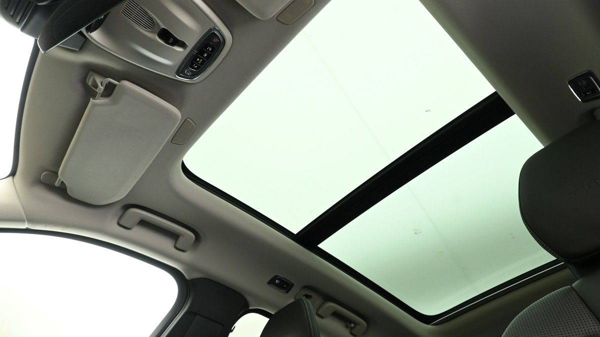Volvo XC90 Image 2