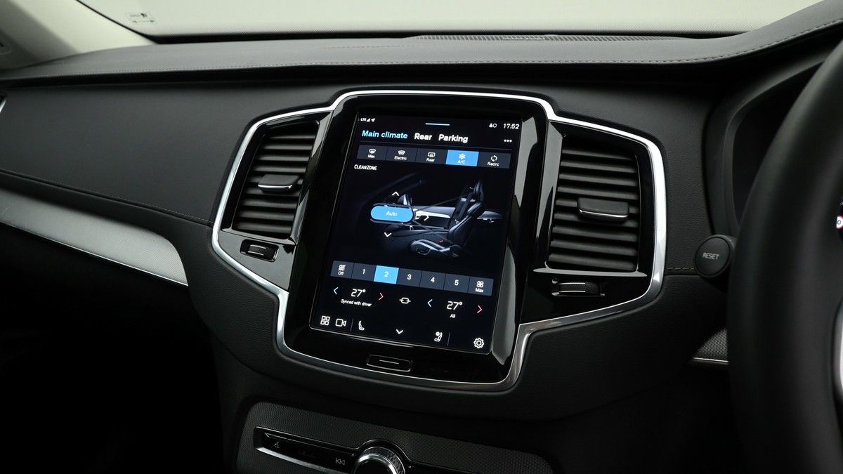 Volvo XC90 Image 12