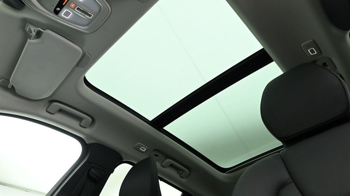 Volvo XC90 Image 2