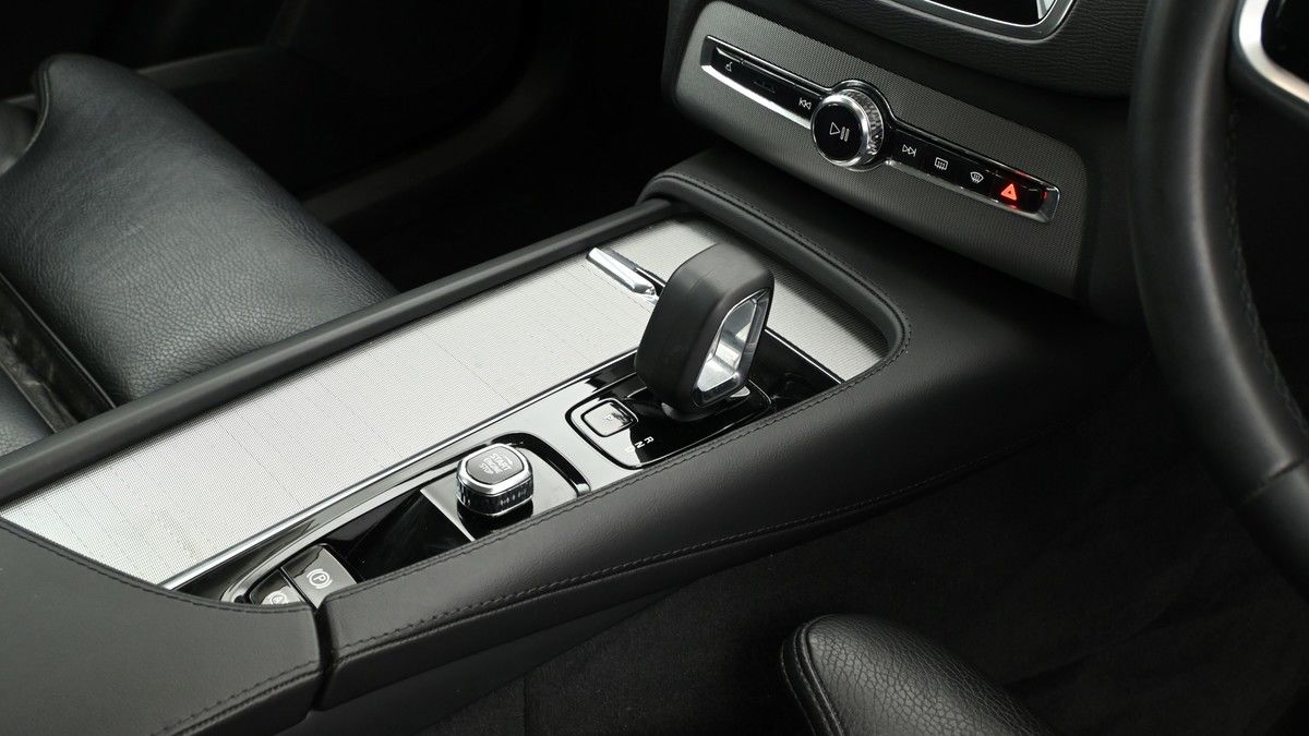 Volvo XC90 Image 2
