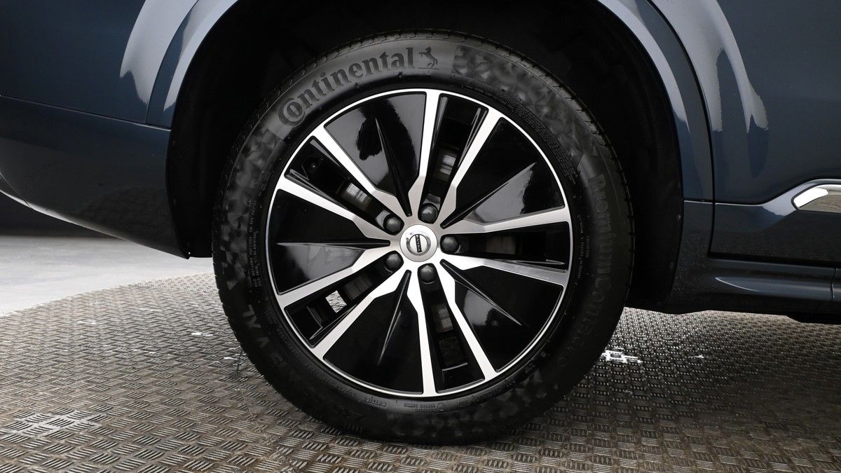 Volvo XC90 Image 9