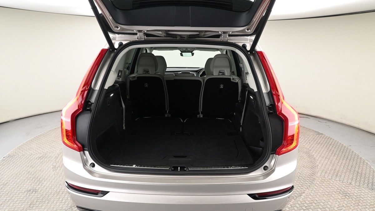Volvo XC90 Image 10