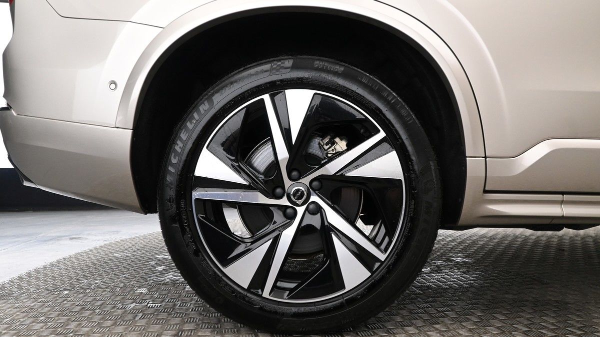 Volvo XC90 Image 9