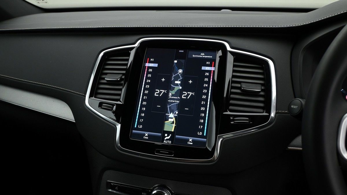 Volvo XC90 Image 11