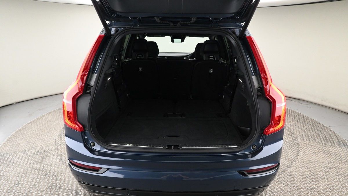 Volvo XC90 Image 10