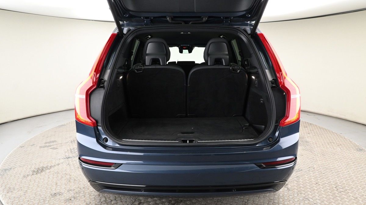 Volvo XC90 Image 10