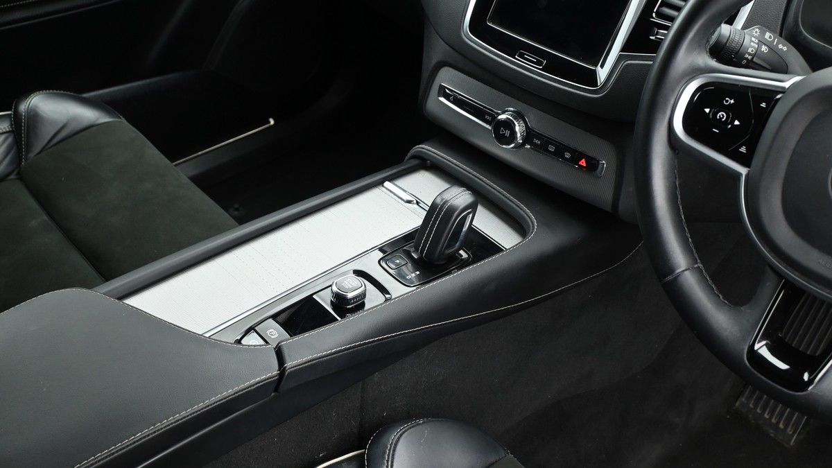 Volvo XC90 Image 2