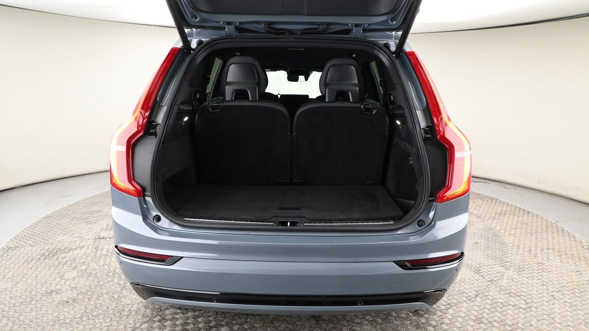 Volvo XC90 Image 10